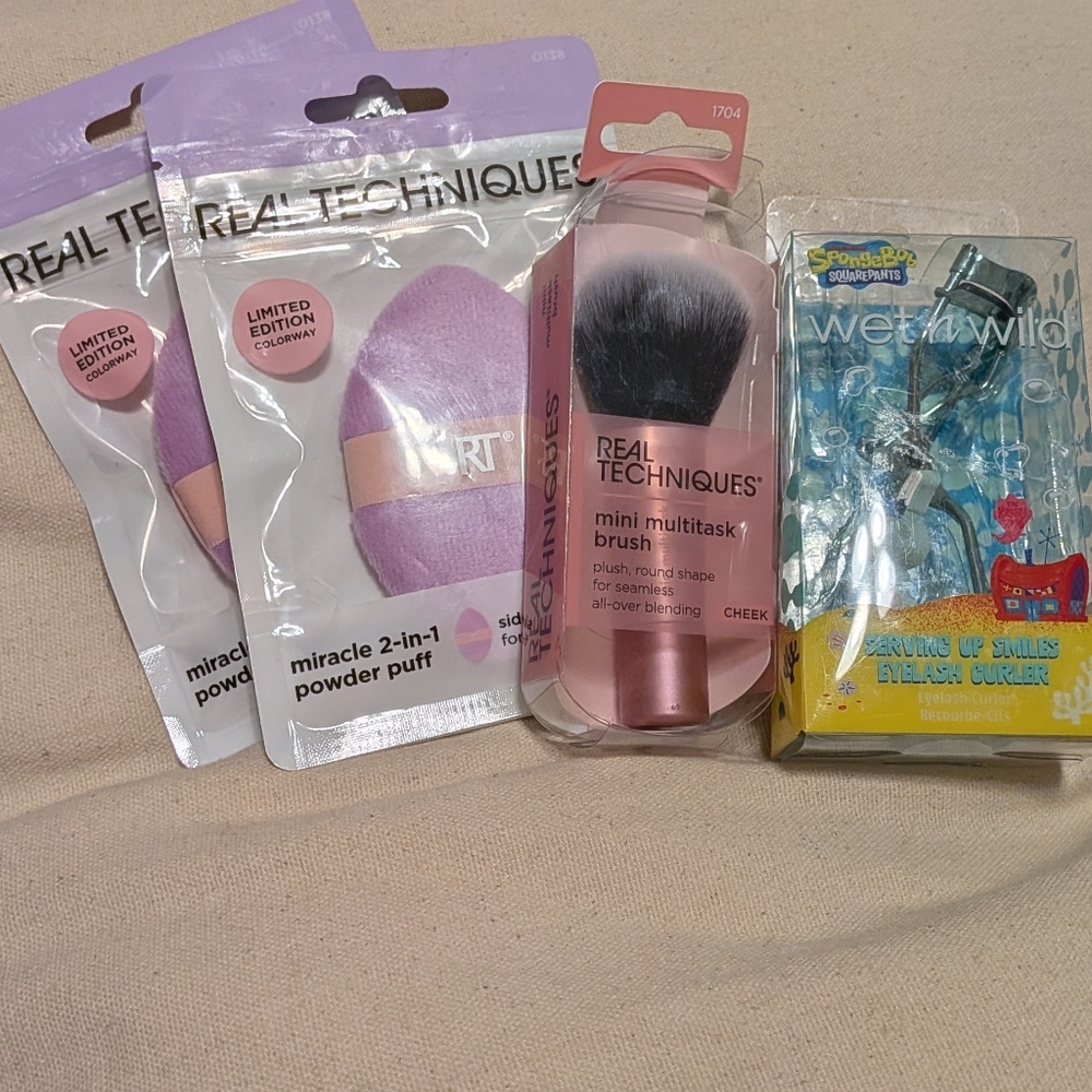 Real Techniques & Wet n Wild Bundle